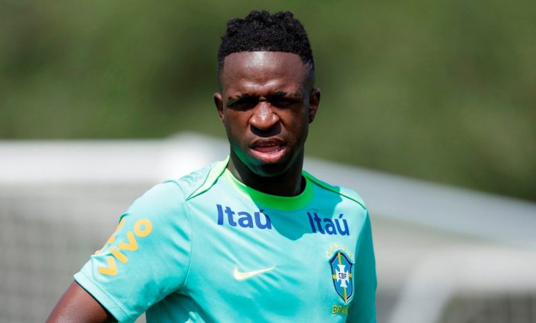 PSG quer Vinícius Júnior, diz rádio francesa; Multa para tirá-lo do Real é de R$ 5,4 bi