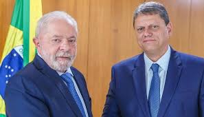 Quaest: em 2º turno, Tarcísio vence Lula em 3 estados e avança em mais 2