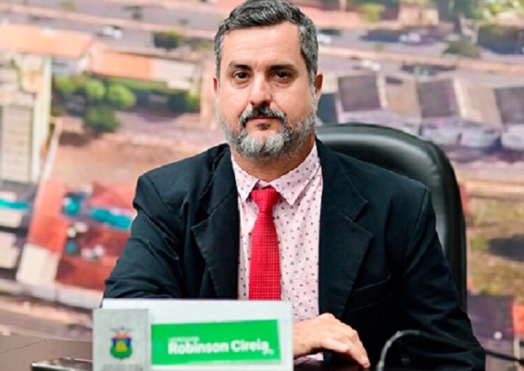 Robson Sireia (PT) Exonera Servidores do Gabinete da Vereadora Cassada Edna Sampaio e Nomeia Equipe de Confiança