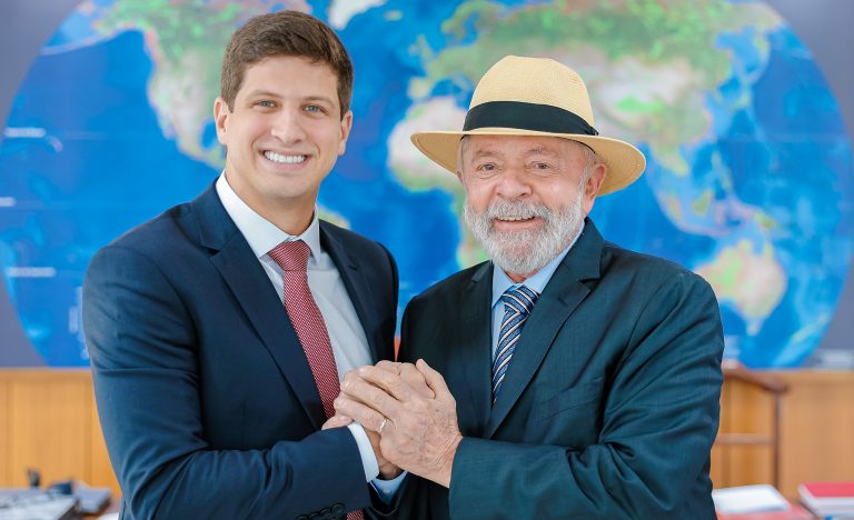 Secom demite aliada de Janja e nomeia estrategista das redes de João Campos