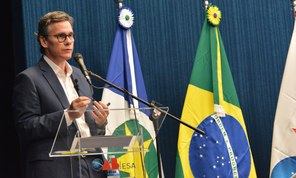 Secretário de Fazenda discute impactos da Reforma Tributária durante evento na OAB-MT